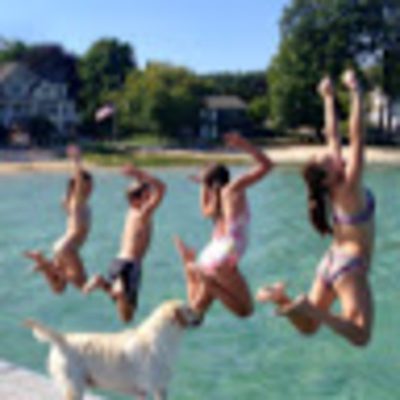 Meet your Posher, Amanda - Picture 1 of 1